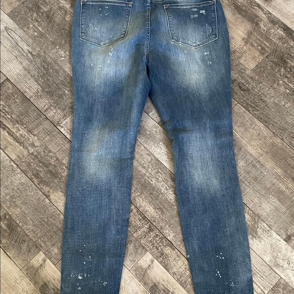 Judy Blue Distressed Bleach Splatter Skinny - Picture 2 of 3